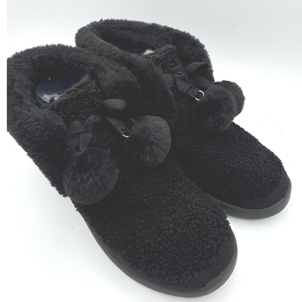 TOMS Ivy Black Pom Pom fuzzy warm Slipper Boots Ankle Booties Loungewear 9.5